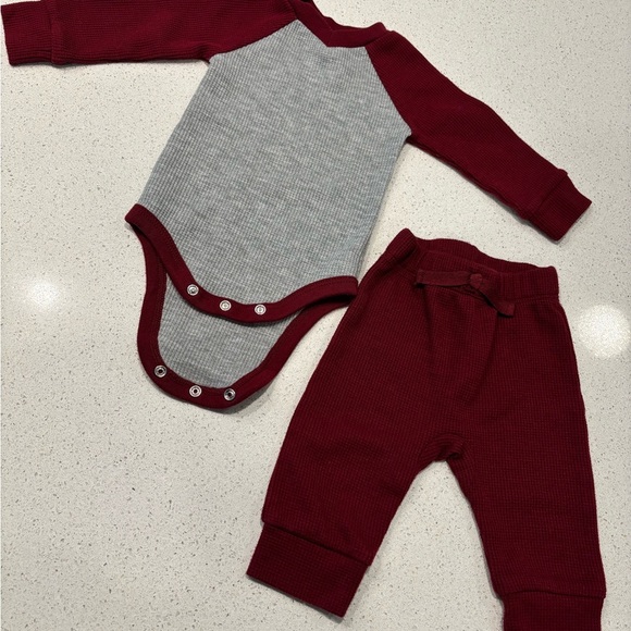 14 PIECE Newborn Bundle, Various Brands - Picture 4 of 13